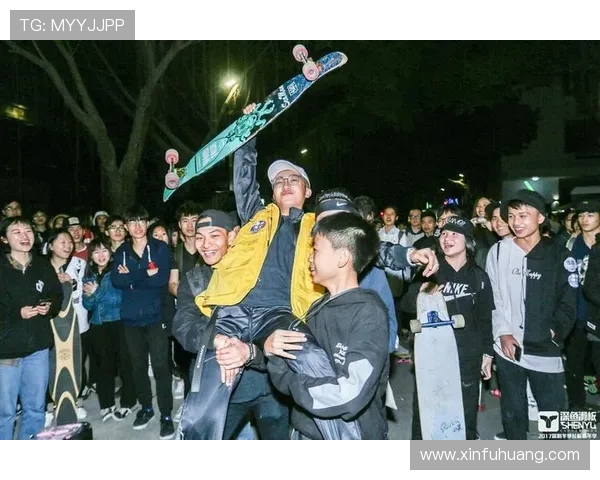 重庆滑板队与上海滑板队赛后复盘速度较量的精彩瞬间与战术分析